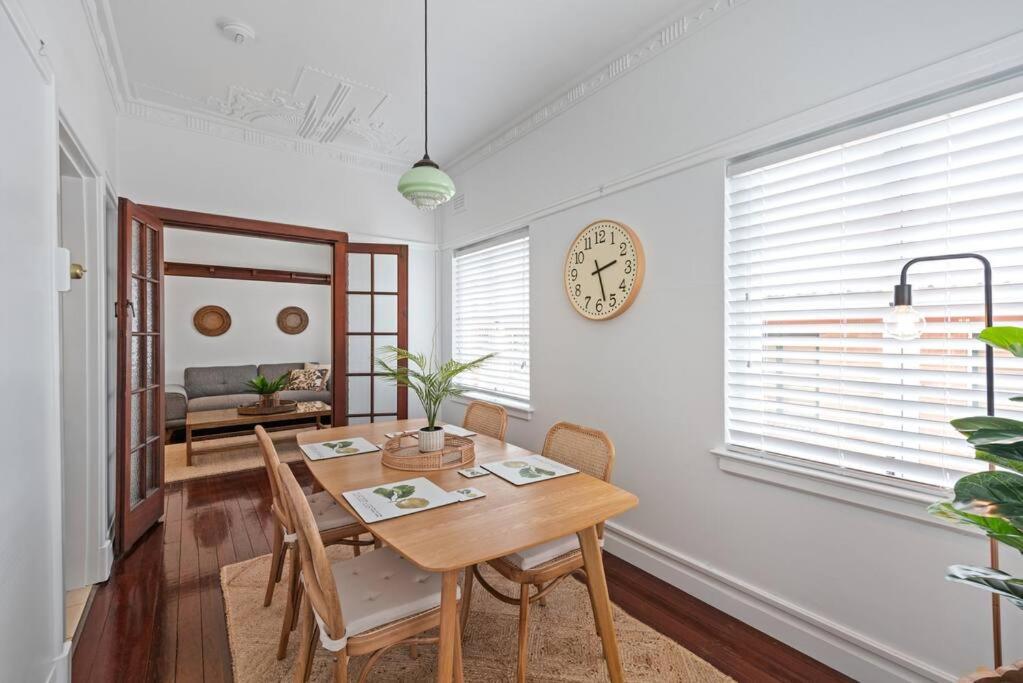 Appartement Art Deco In Ascot! ~ 2 Bed / 1 Bath / 1 Car à Brisbane Extérieur photo